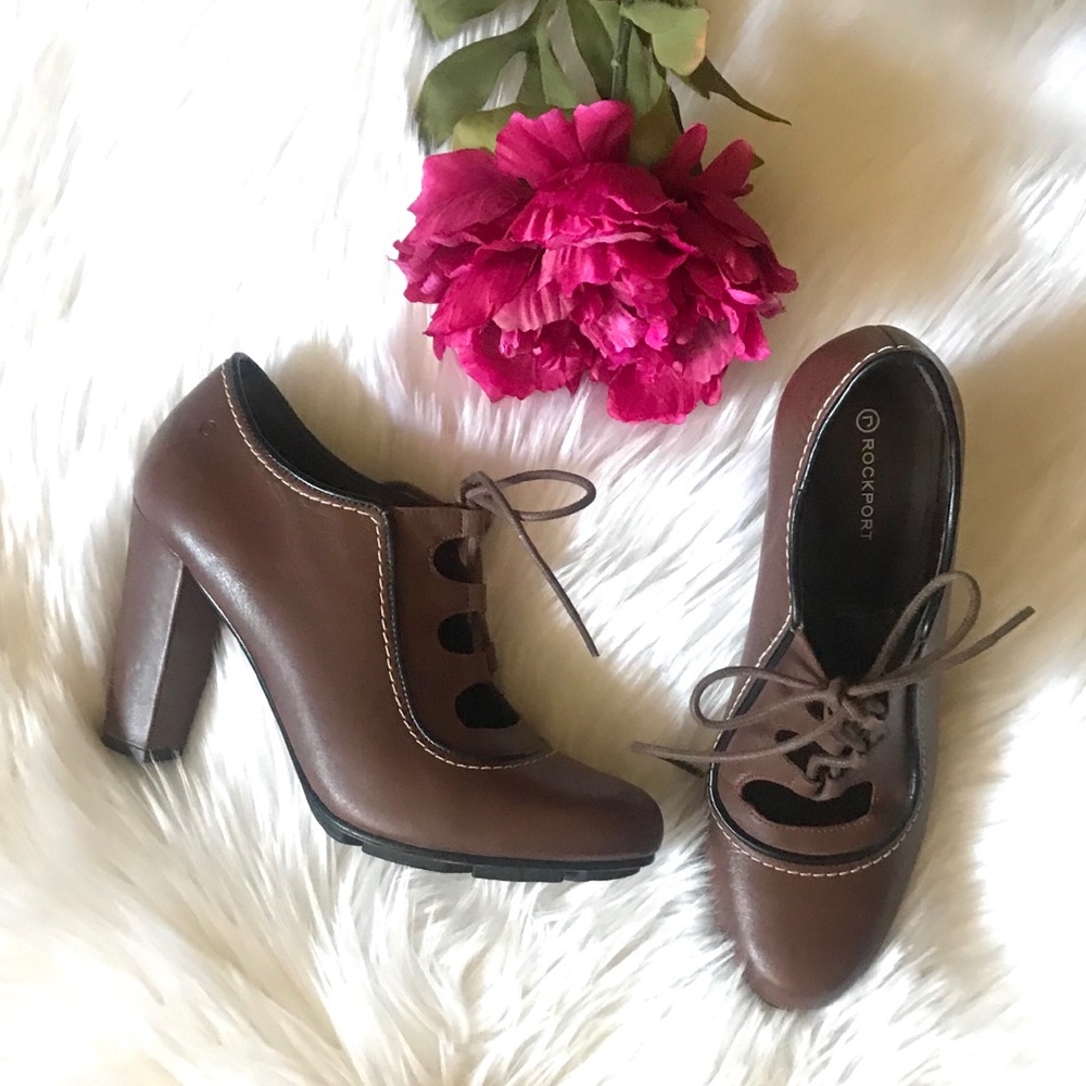 Rockport brown lace up booties 6